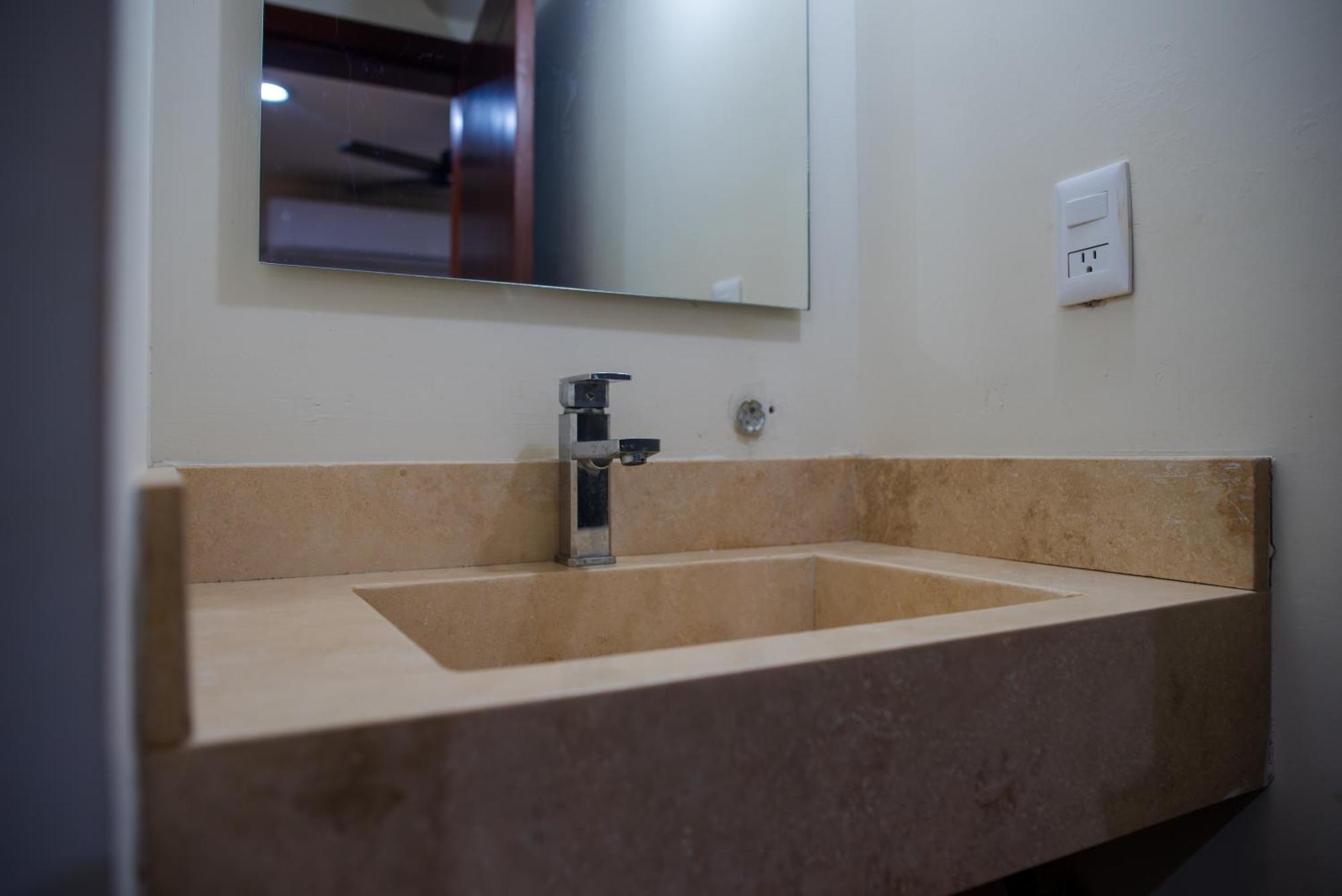 2Br-3Ba Condo Block From Beach W Rooftop Jacuzzi Mazatlán Esterno foto